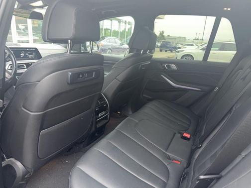 Carbon Black Metallic 2022 BMW X5 xDrive40i