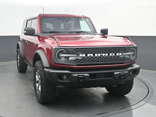 Ruby Red Metallic Tinted Clearcoat 2025 Ford Bronco Badlands
