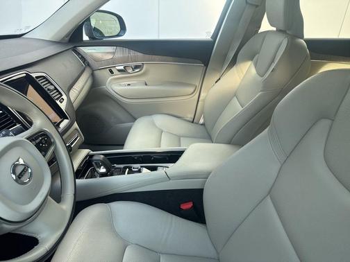 Denim Blue Metallic 2024 Volvo XC90 B6 Plus Bright Theme 7-Seater