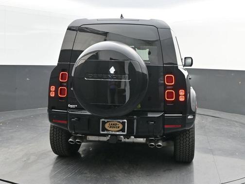 2025 Land Rover Defender P500 X-Dynamic SE