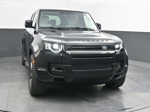 2025 Land Rover Defender P500 X-Dynamic SE