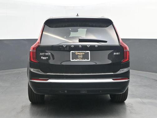 Onyx Black Metallic 2026 Volvo XC90 B5 Plus 7-Seater