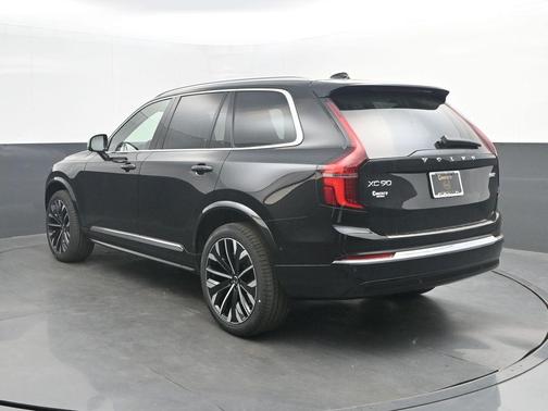 Onyx Black Metallic 2026 Volvo XC90 B5 Plus 7-Seater