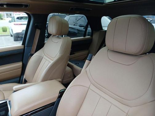 Santorini Black 2023 Land Rover Range Rover Sport SE