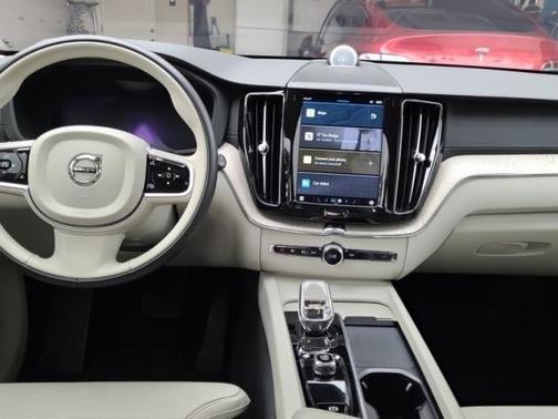 2022 Volvo XC60 B5 Inscription