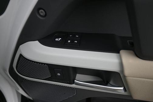 Fuji White 2022 Land Rover Defender 110 SE