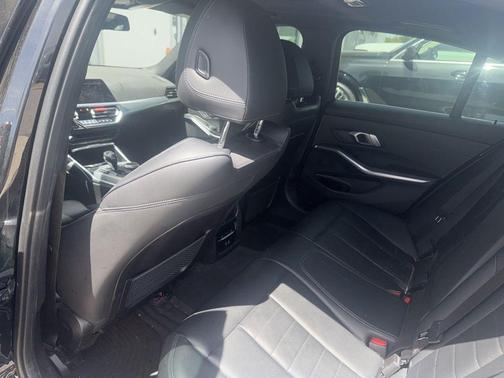 Black Sapphire Metallic 2021 BMW 330 i