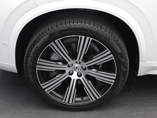 Crystal White 2024 Volvo XC90 B6 Ultimate Bright Theme 7-Seater