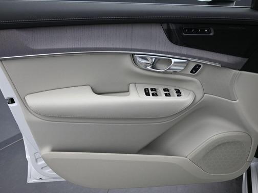 Crystal White Pearl 2026 Volvo XC90 B6 Ultra 7-Seater