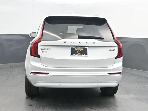 Crystal White Pearl 2026 Volvo XC90 B6 Ultra 7-Seater