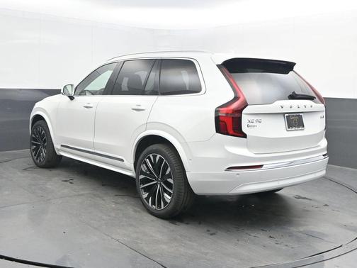 Crystal White Pearl 2026 Volvo XC90 B6 Ultra 7-Seater