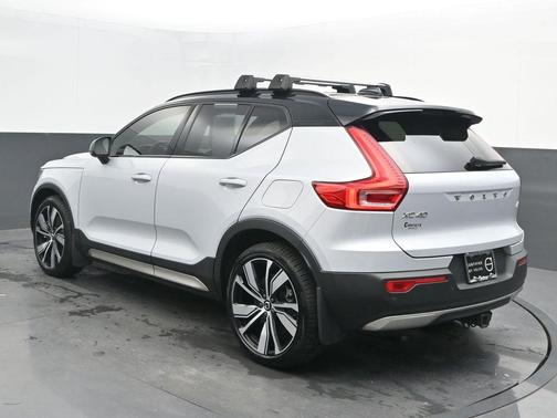2022 Volvo XC40 Recharge Pure Electric P8 Twin Ultimate