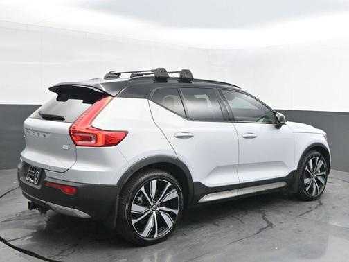 2022 Volvo XC40 Recharge Pure Electric P8 Twin Ultimate