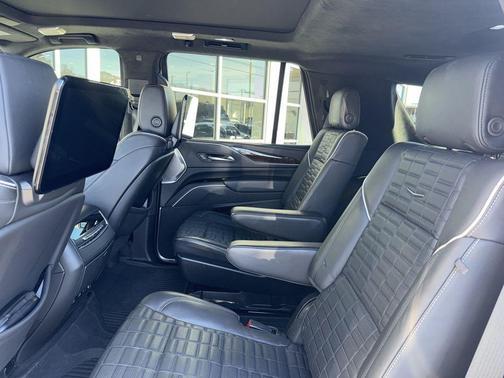 2023 Cadillac Escalade Sport Platinum