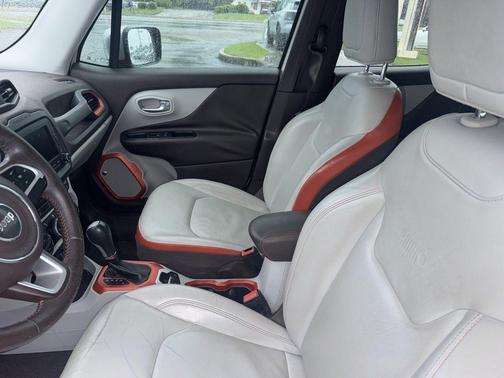 Alpine White 2016 Jeep Renegade Limited