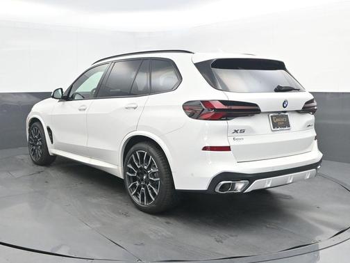 Alpine White 2026 BMW X5 xDrive40i