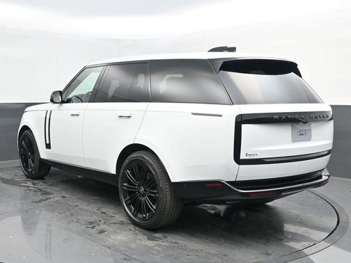 2025 Land Rover Range Rover P400 SE