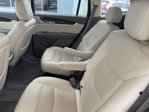 2021 Cadillac XT6 Premium Luxury FWD