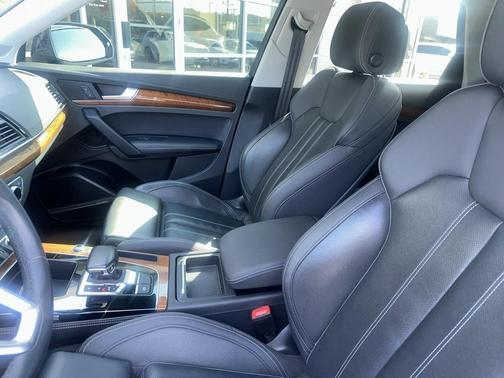 2022 Audi Q5 45 S line quattro Premium