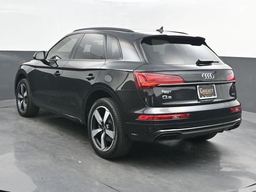 2022 Audi Q5 45 S line quattro Premium