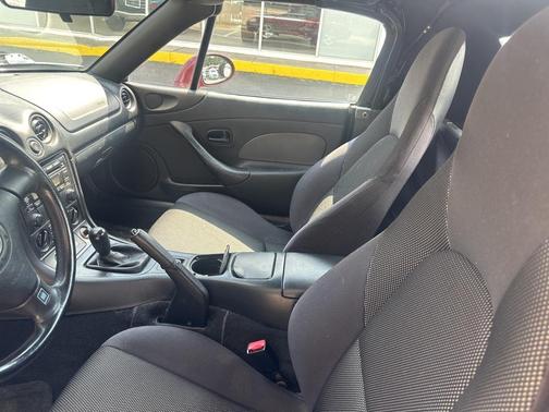 2003 Mazda MX-5 Miata SE