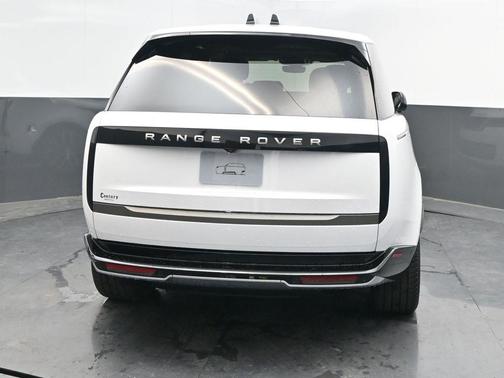 2025 Land Rover Range Rover P550e SE