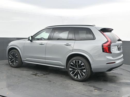 2026 Volvo XC90 B6 Ultra Dark Theme 7-Seater