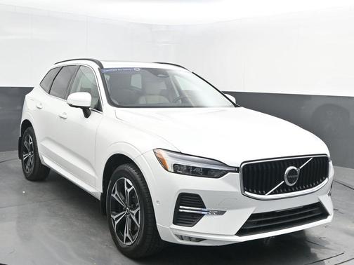 2022 Volvo XC60 B5 Momentum