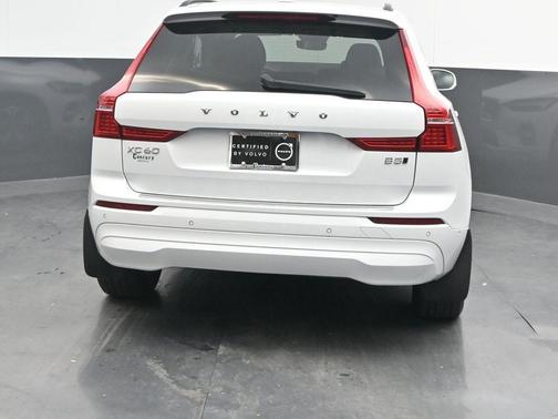 2022 Volvo XC60 B5 Momentum