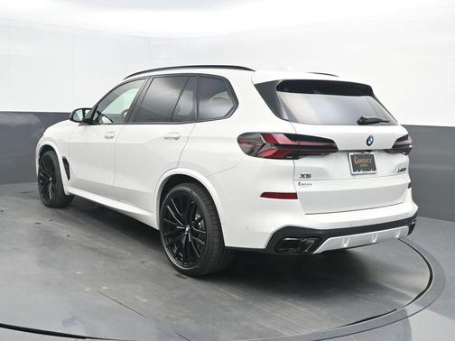 2026 BMW X5 M60i