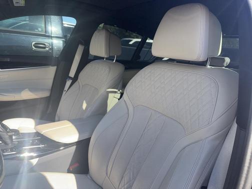 2022 BMW M550 i xDrive