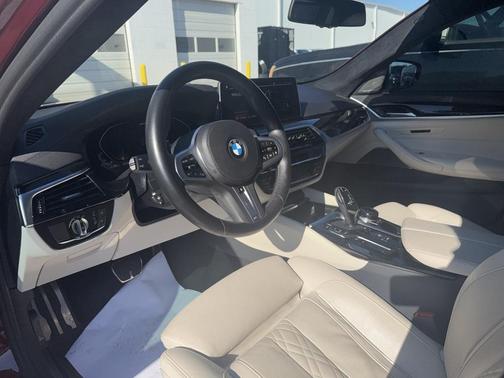 2022 BMW M550 i xDrive
