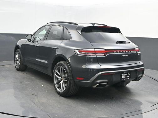 2025 Porsche Macan 