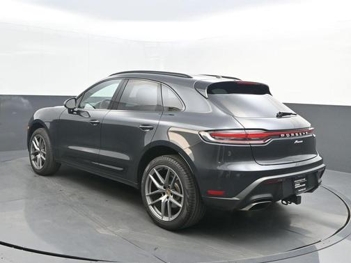 2025 Porsche Macan 