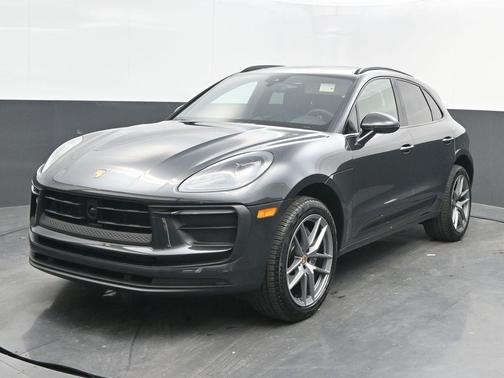 2025 Porsche Macan Base