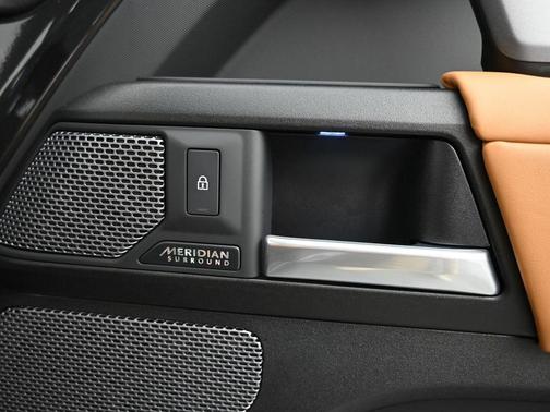 2024 Land Rover Defender P525 V8