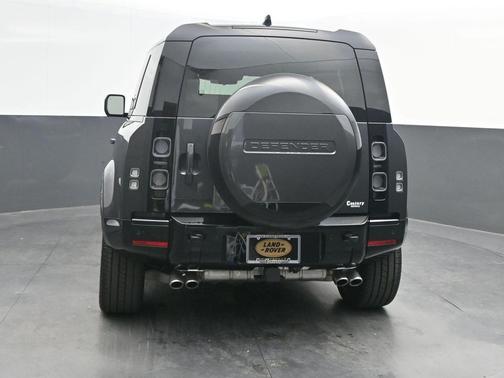 2024 Land Rover Defender P525 V8