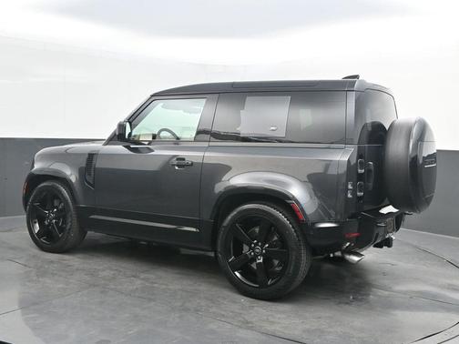 2024 Land Rover Defender P525 V8