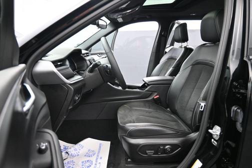 Diamond Black 2023 Jeep Grand Cherokee L Laredo