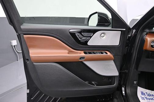 Black Metallic 2020 Lincoln Aviator Reserve AWD