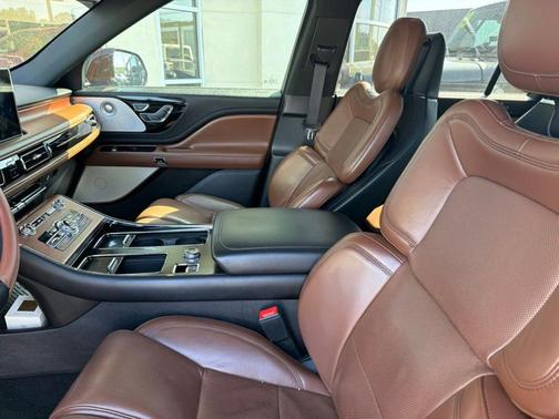 Black Metallic 2020 Lincoln Aviator Reserve AWD