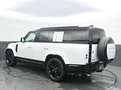 2025 Land Rover Defender P500 V8