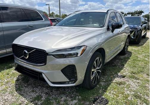 Silver 2024 Volvo XC60 B5 Plus Dark Theme