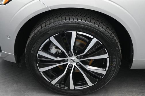 Silver 2024 Volvo XC60 B5 Plus Dark Theme