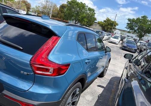 Fjord Blue Metallic 2023 Volvo XC40 B5 Plus Dark Theme