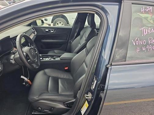 2025 Volvo S60 B5 Plus