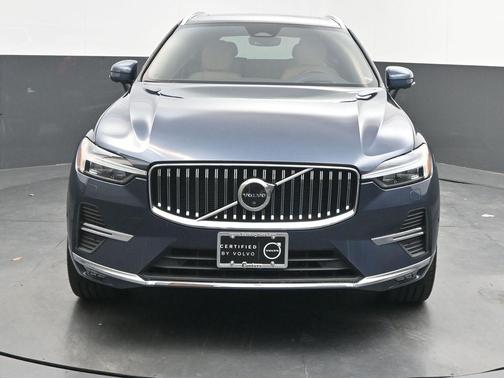 2023 Volvo XC60 B5 Ultimate Bright Theme