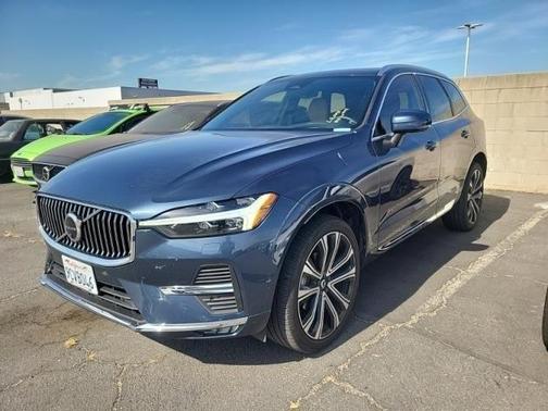 2023 Volvo XC60 B5 Ultimate Bright Theme