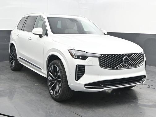 2026 Volvo XC90 B5 Plus 7-Seater