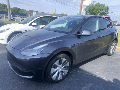 2024 Tesla Model Y Long Range